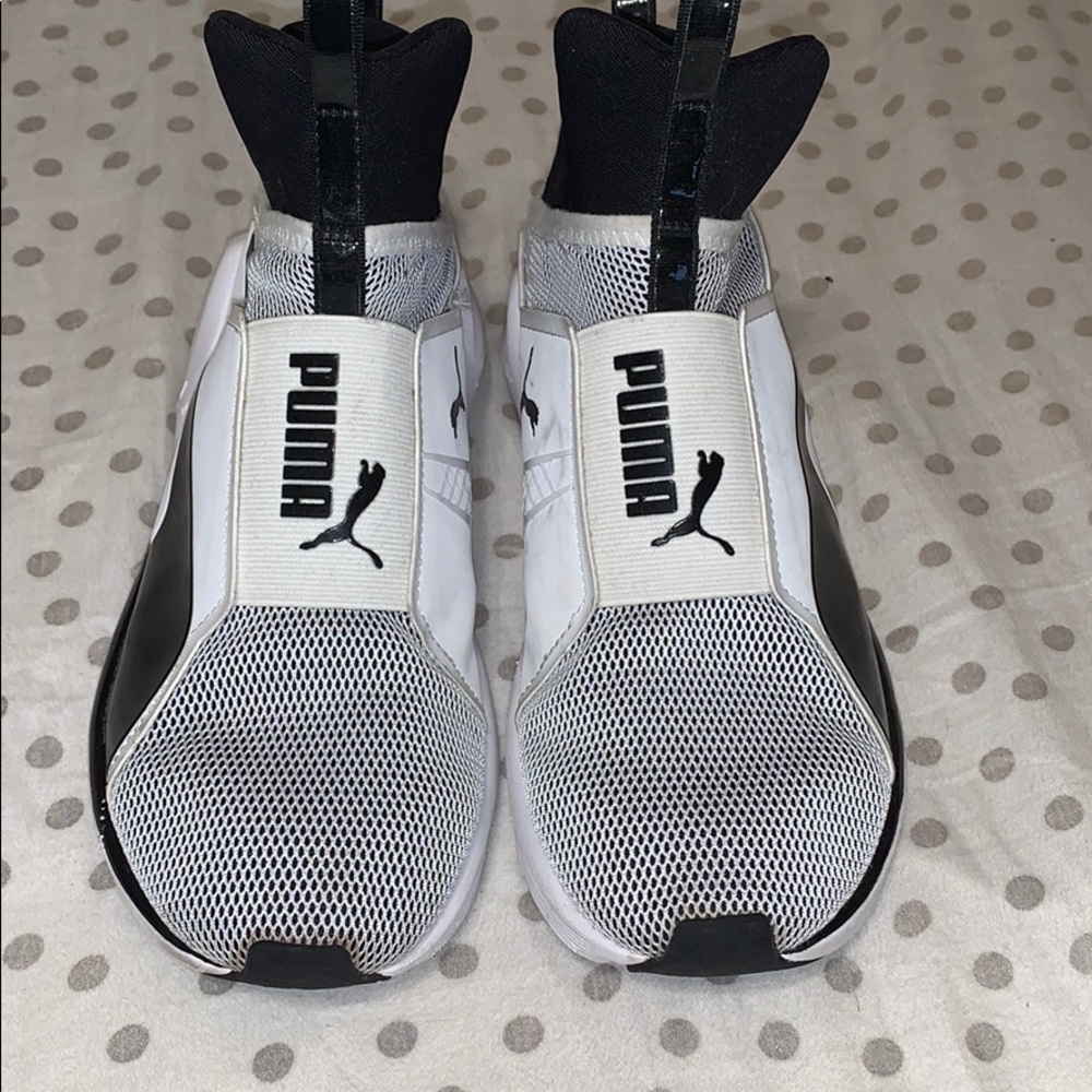 Puma women’s 8.5 Sneakers